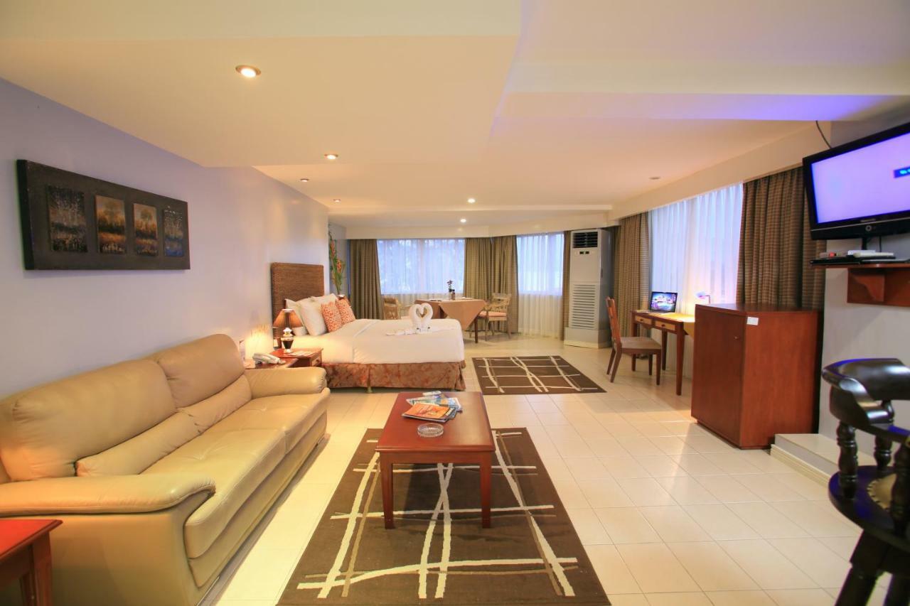 Wild Orchid Beach Resort Olongapo Εξωτερικό φωτογραφία